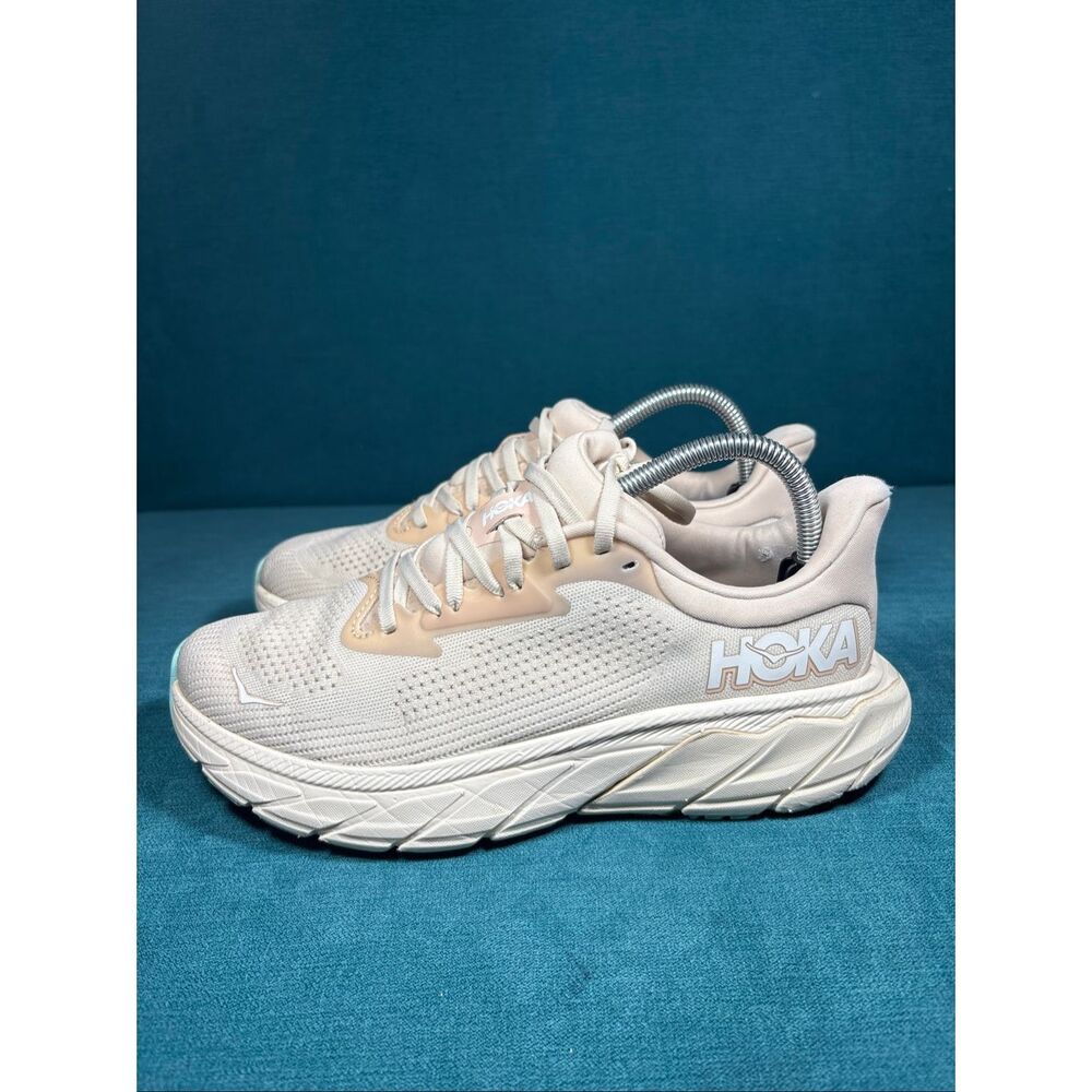 Hoka Arahi 7 Oatmeal Peach Women's Size 8.5